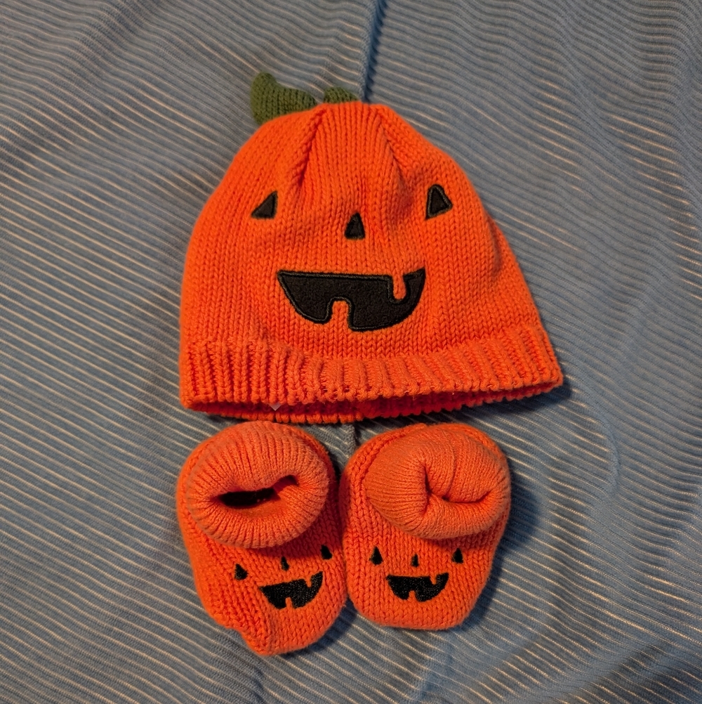 Knit Pumpkin Hat and Booties Set